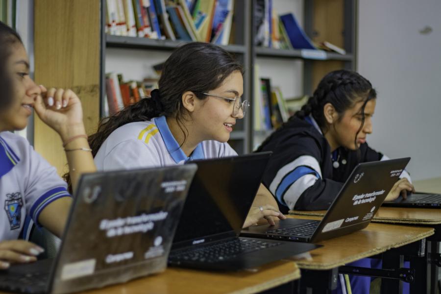 En Sabaneta, acompaan a los estudiantes de undcimo grado a descubrir su carrera ideal.