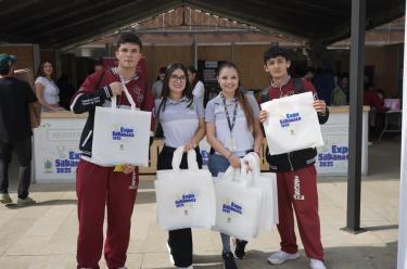 Jóvenes construyen su futuro en Expo Sabaneta 2025